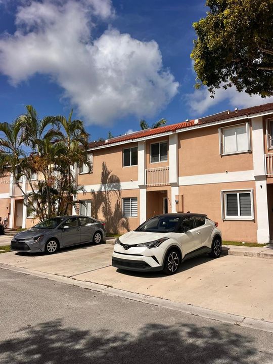 For Sale: $439,900 (3 beds, 2 baths, 1319 Square Feet)