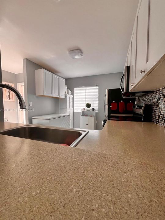For Sale: $439,900 (3 beds, 2 baths, 1319 Square Feet)