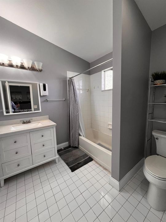For Sale: $439,900 (3 beds, 2 baths, 1319 Square Feet)