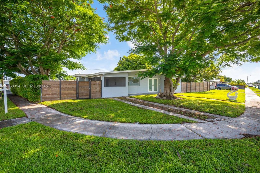 For Sale: $695,000 (3 beds, 2 baths, 1328 Square Feet)