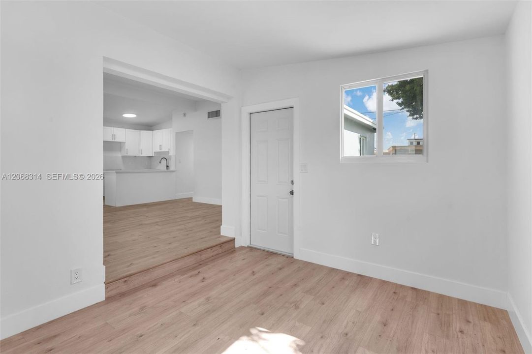 For Sale: $695,000 (3 beds, 2 baths, 1328 Square Feet)