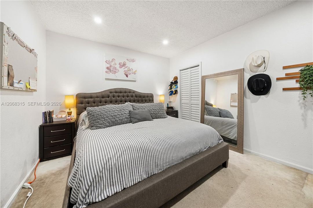 For Sale: $850,000 (3 beds, 2 baths, 1368 Square Feet)