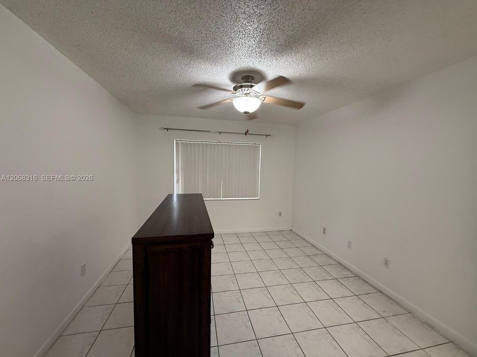 For Rent: $2,500 (3 beds, 2 baths, 980 Square Feet)