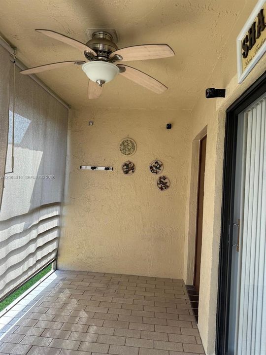 For Rent: $2,500 (3 beds, 2 baths, 980 Square Feet)