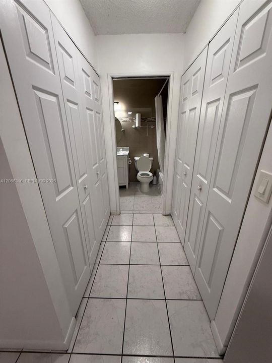 For Rent: $2,500 (3 beds, 2 baths, 980 Square Feet)
