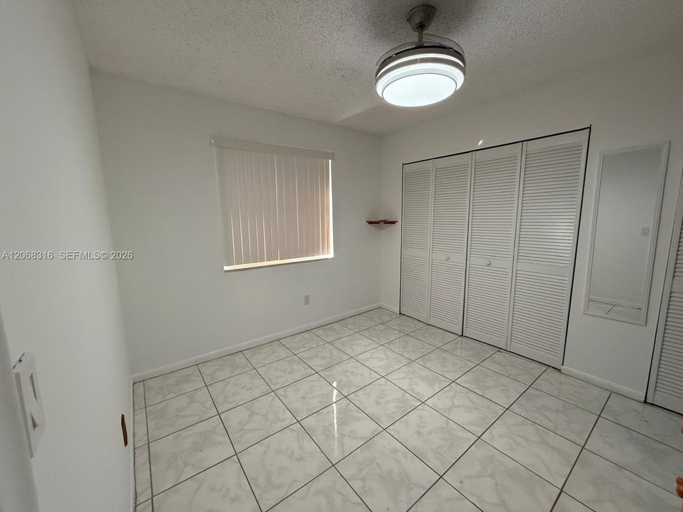 For Rent: $2,500 (3 beds, 2 baths, 980 Square Feet)