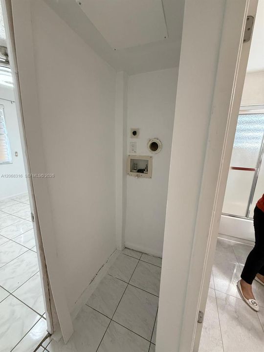 For Rent: $2,500 (3 beds, 2 baths, 980 Square Feet)