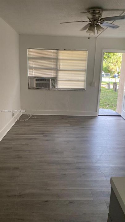 В аренду: $1,495 (2 спален, 1 ванн, 1238 Квадратных фут)