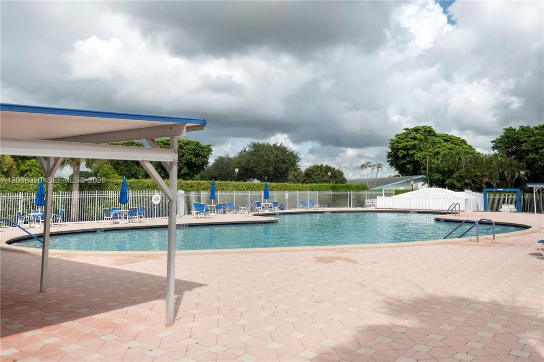 For Sale: $205,500 (1 beds, 2 baths, 1046 Square Feet)