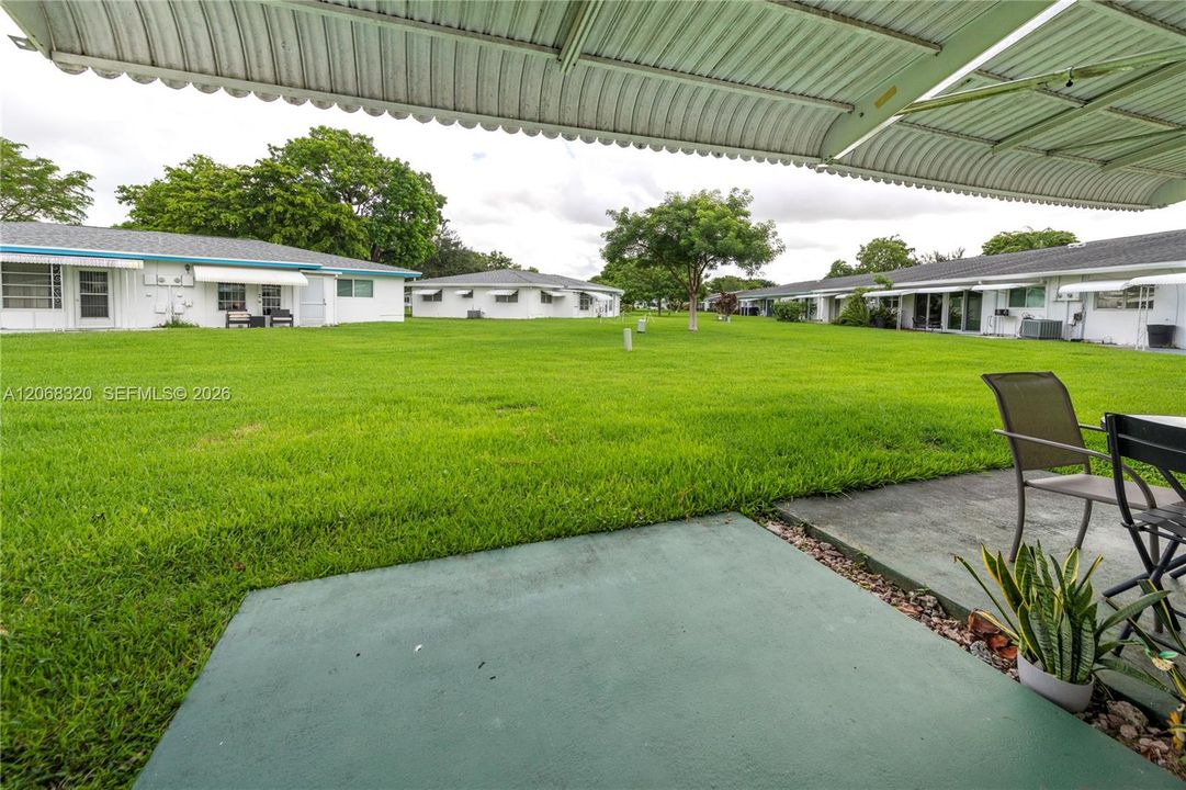 For Sale: $205,500 (1 beds, 2 baths, 1046 Square Feet)