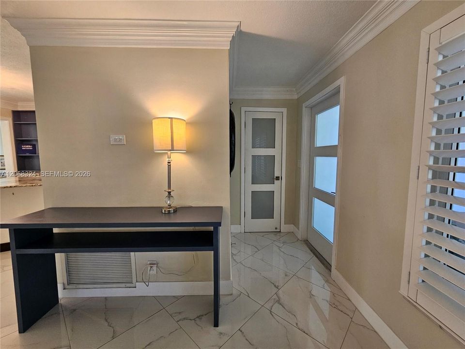 For Rent: $2,700 (2 beds, 2 baths, 1292 Square Feet)