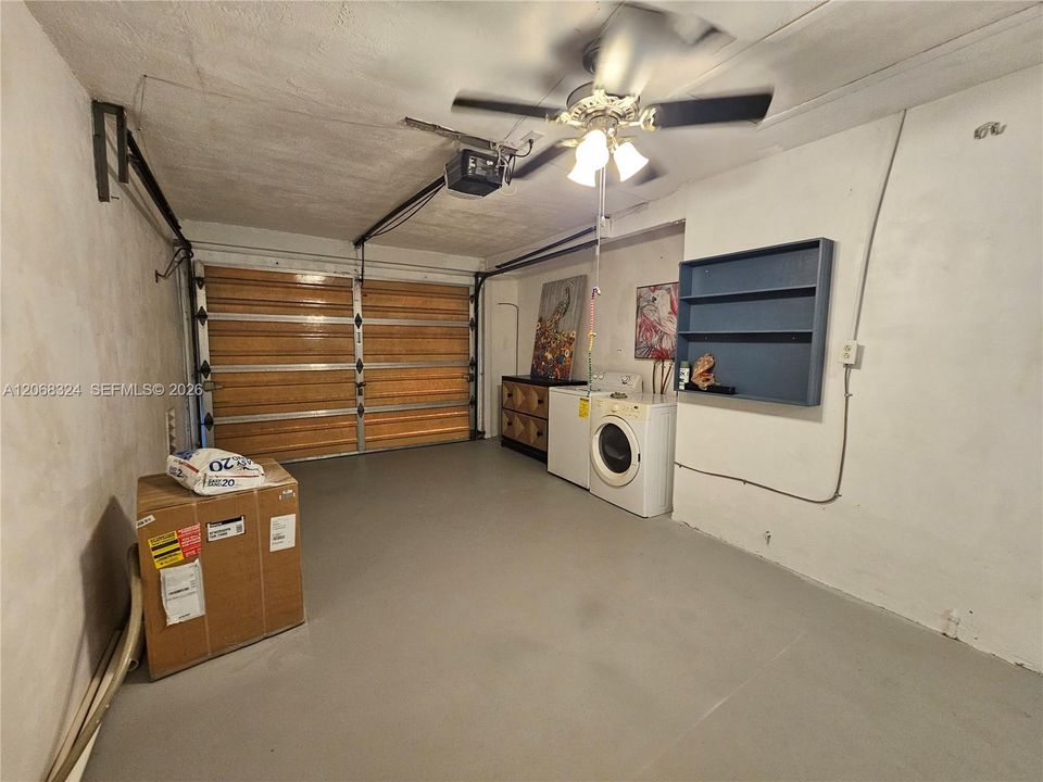For Rent: $2,700 (2 beds, 2 baths, 1292 Square Feet)