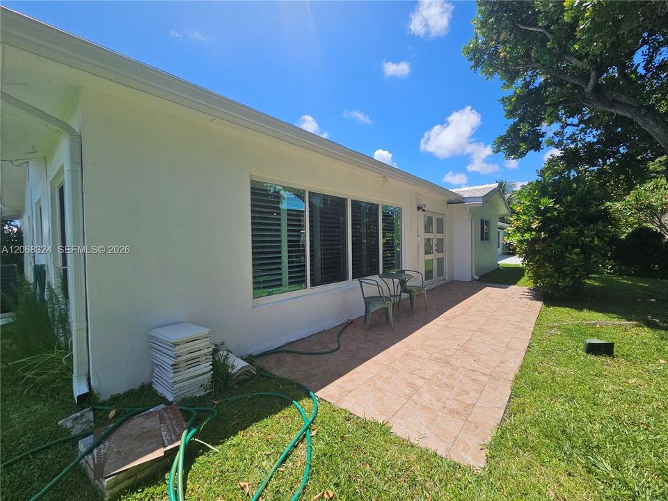 For Rent: $2,700 (2 beds, 2 baths, 1292 Square Feet)