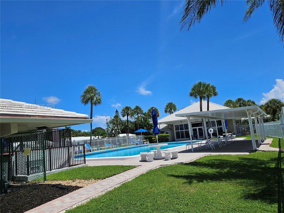 For Rent: $2,700 (2 beds, 2 baths, 1292 Square Feet)