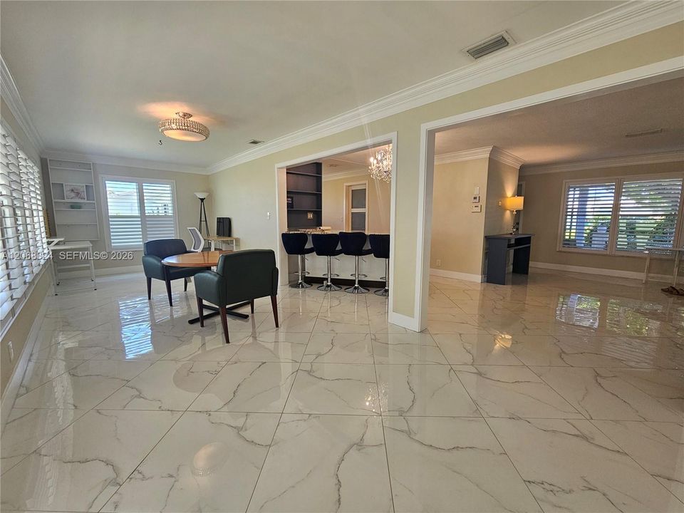 For Rent: $2,700 (2 beds, 2 baths, 1292 Square Feet)