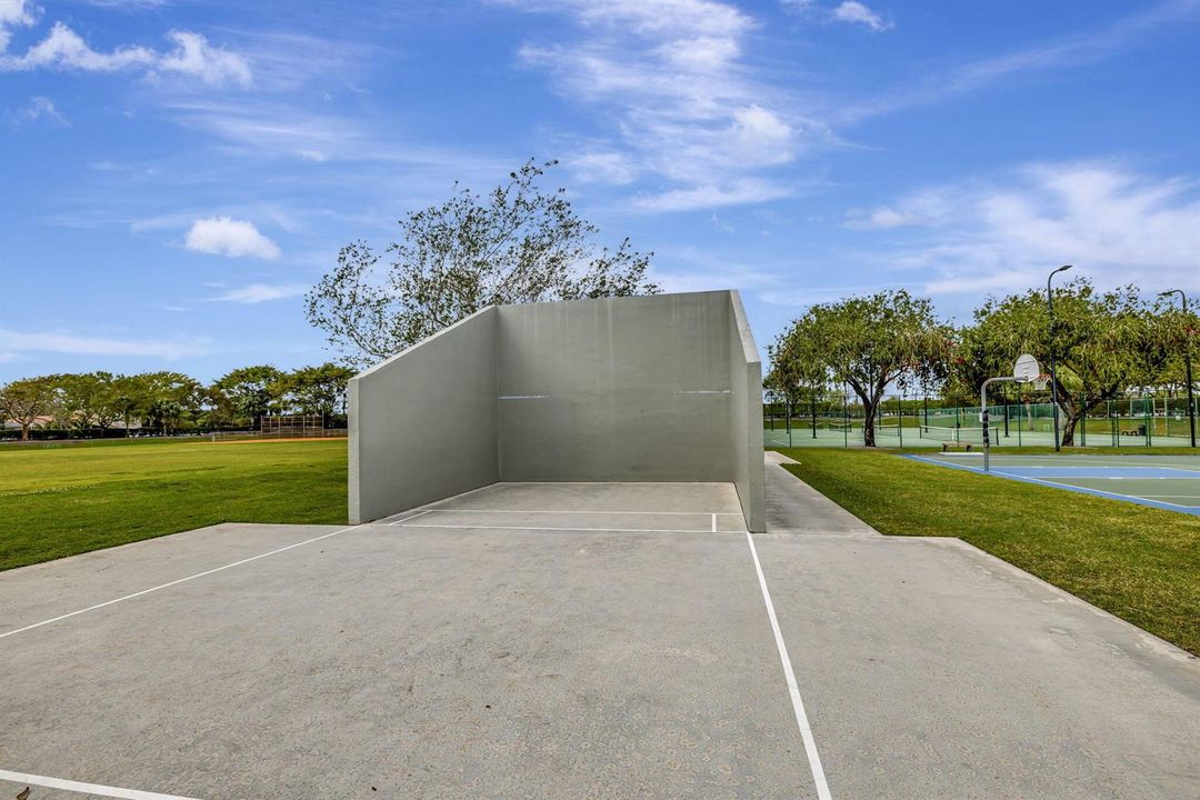 Racquet Ball