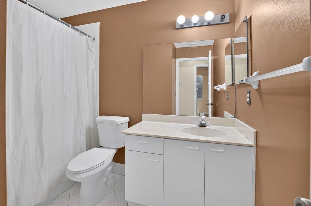 2nd Bathroom