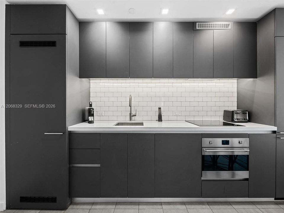 For Sale: $380,000 (0 beds, 1 baths, 386 Square Feet)
