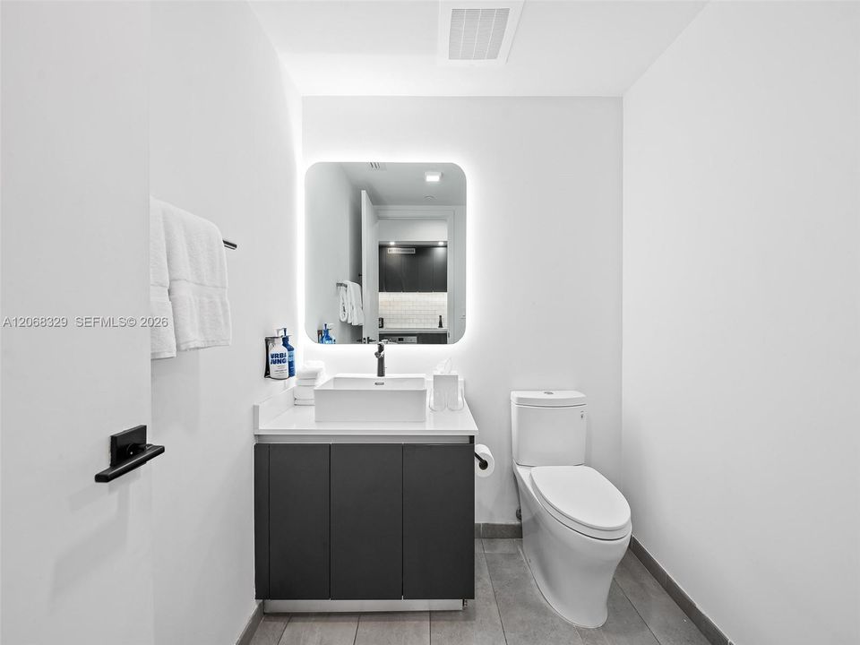 For Sale: $380,000 (0 beds, 1 baths, 386 Square Feet)
