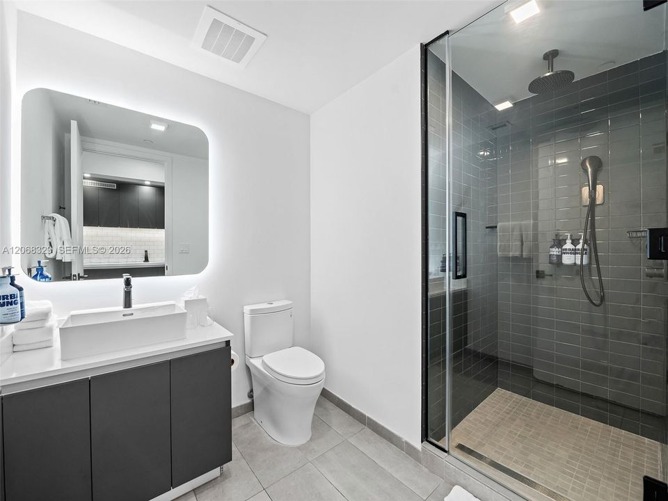For Sale: $380,000 (0 beds, 1 baths, 386 Square Feet)
