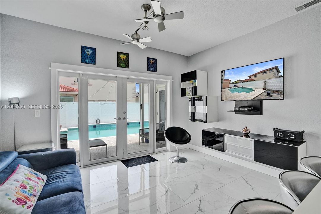 For Sale: $725,000 (3 beds, 2 baths, 1501 Square Feet)