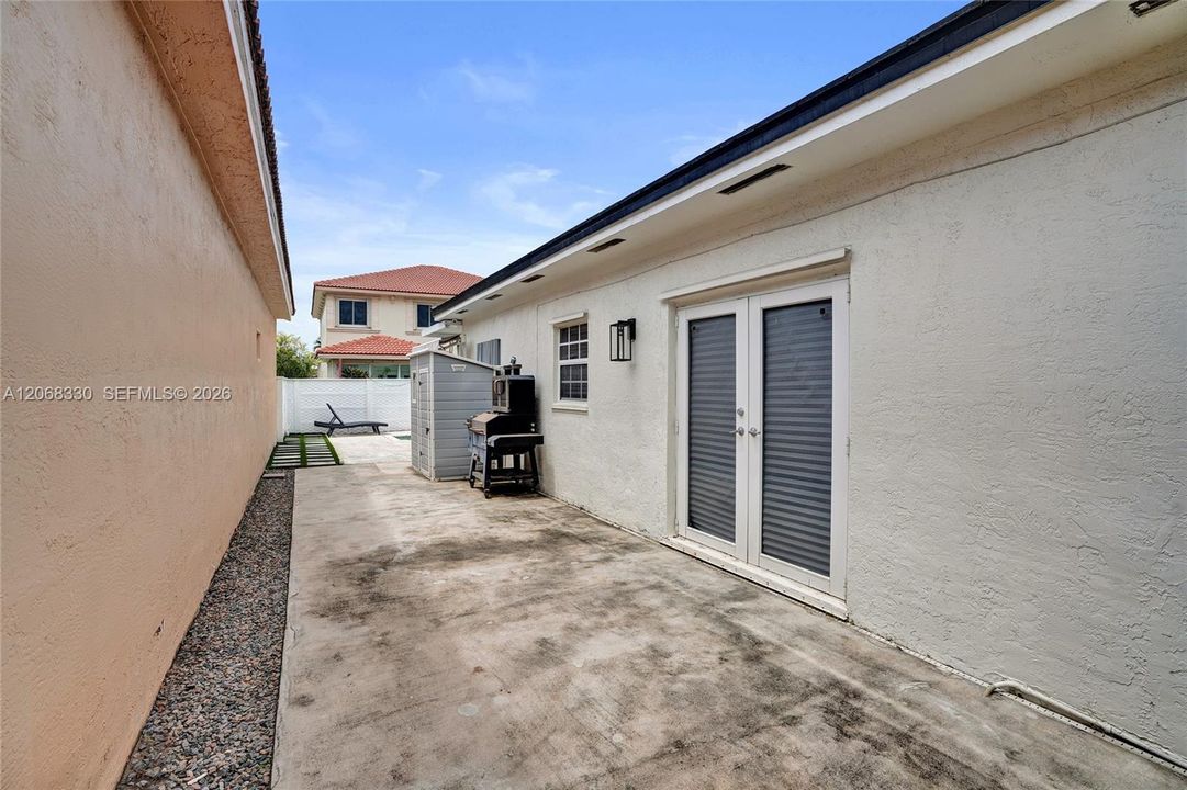For Sale: $725,000 (3 beds, 2 baths, 1501 Square Feet)