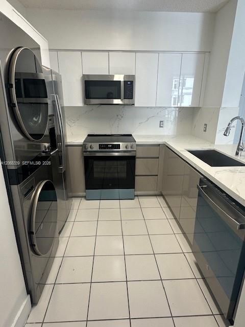 For Rent: $2,600 (2 beds, 2 baths, 867 Square Feet)