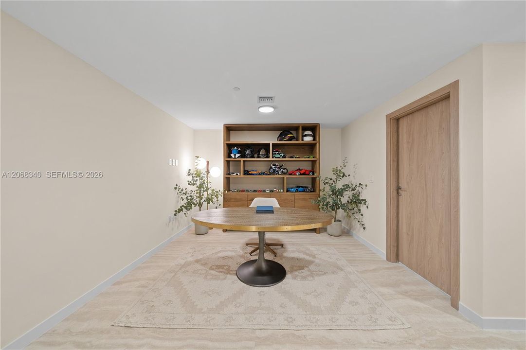 For Sale: $6,300,000 (3 beds, 4 baths, 4004 Square Feet)