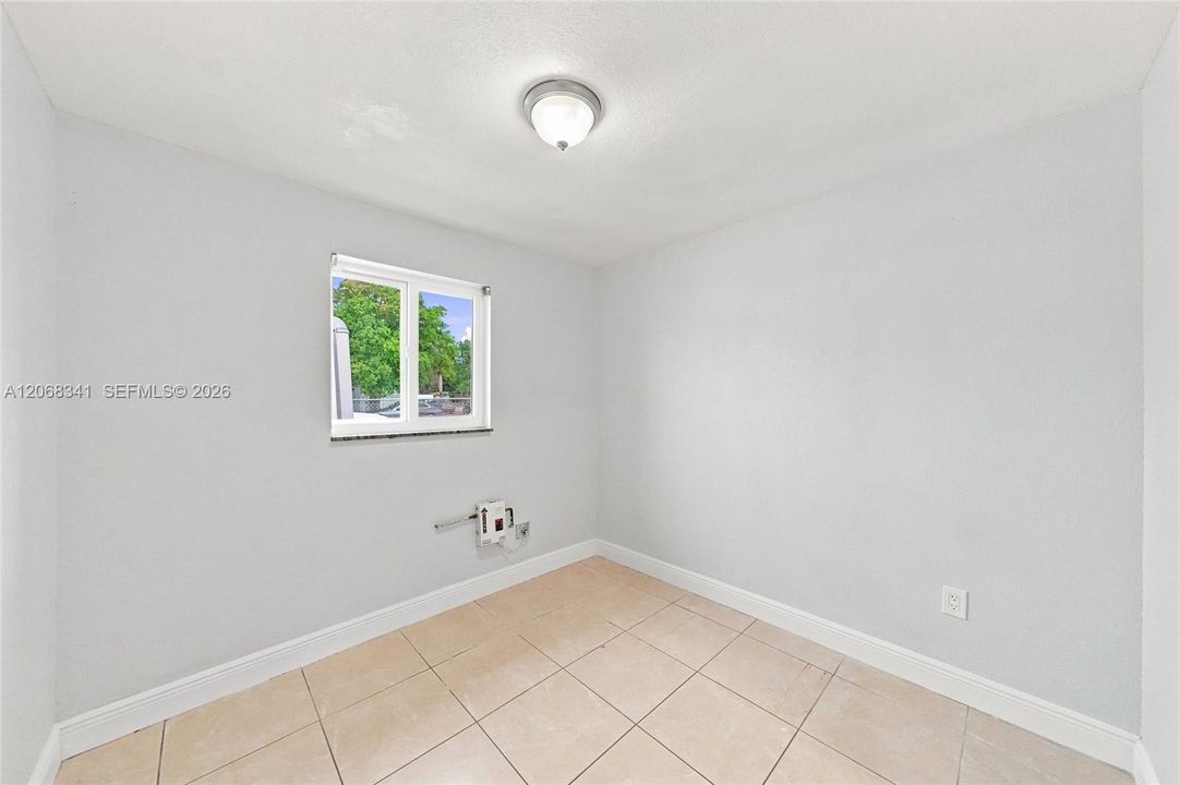 For Sale: $899,000 (7 beds, 3 baths, 3227 Square Feet)