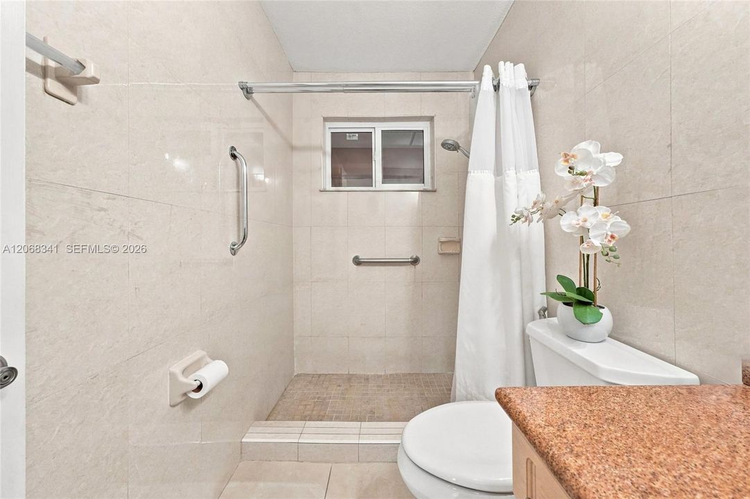 For Sale: $899,000 (7 beds, 3 baths, 3227 Square Feet)