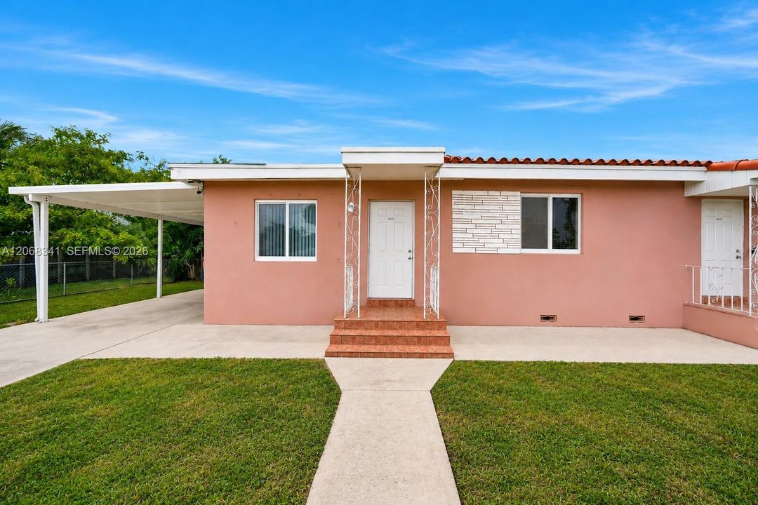For Sale: $899,000 (7 beds, 3 baths, 3227 Square Feet)