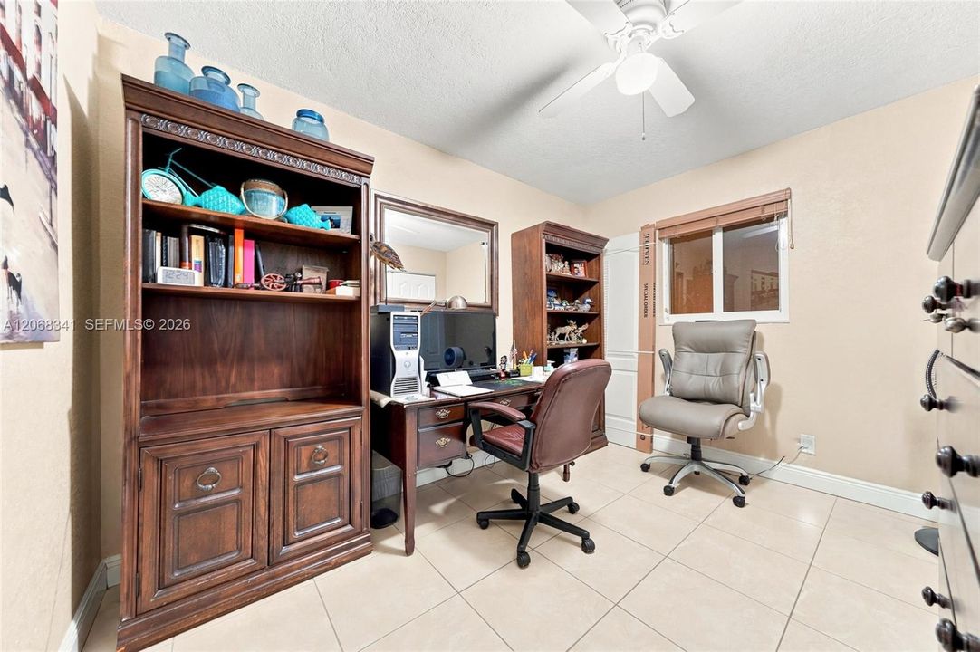For Sale: $899,000 (7 beds, 3 baths, 3227 Square Feet)