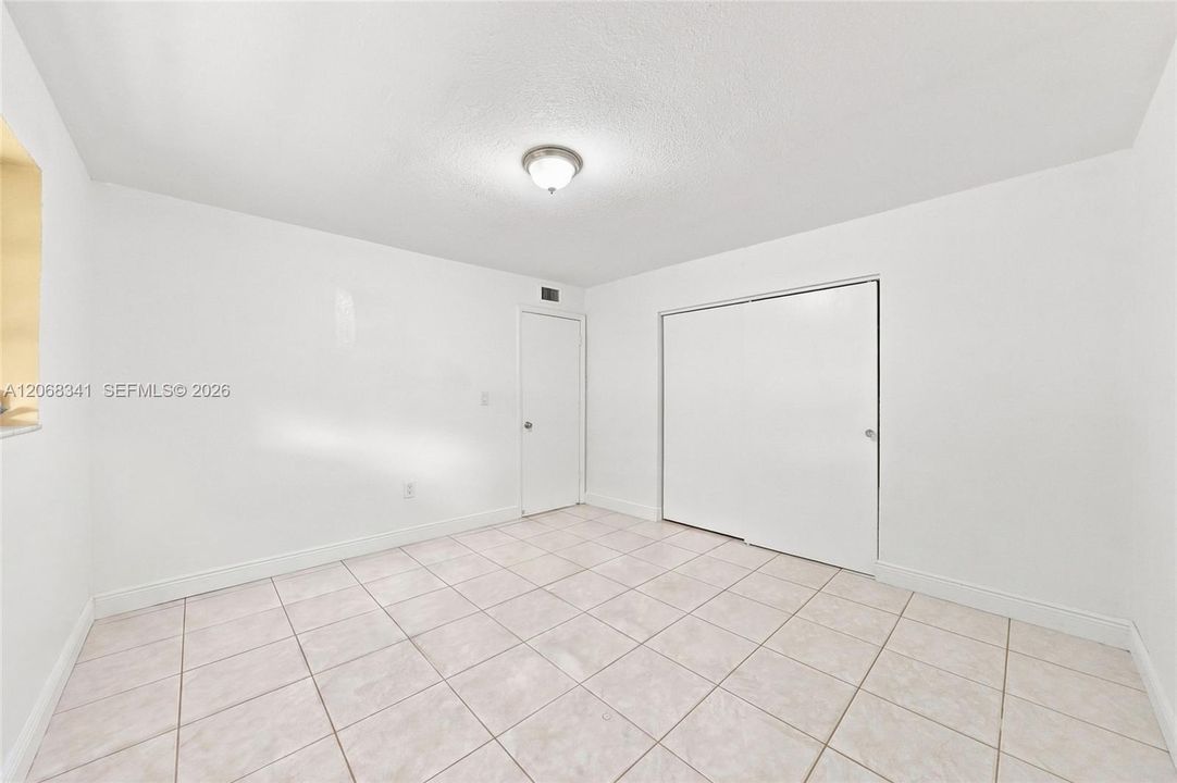 For Sale: $899,000 (7 beds, 3 baths, 3227 Square Feet)