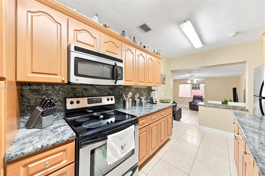 For Sale: $899,000 (7 beds, 3 baths, 3227 Square Feet)