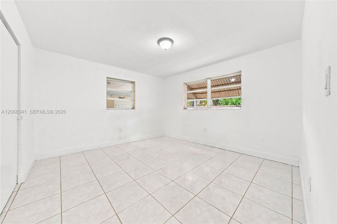 For Sale: $899,000 (7 beds, 3 baths, 3227 Square Feet)