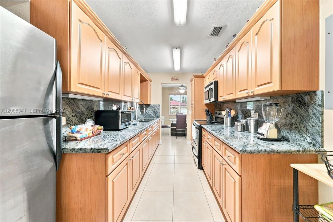 For Sale: $899,000 (7 beds, 3 baths, 3227 Square Feet)