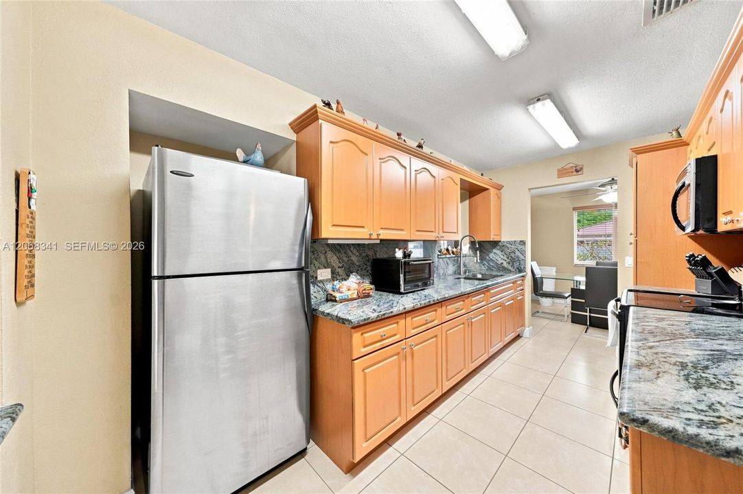 For Sale: $899,000 (7 beds, 3 baths, 3227 Square Feet)