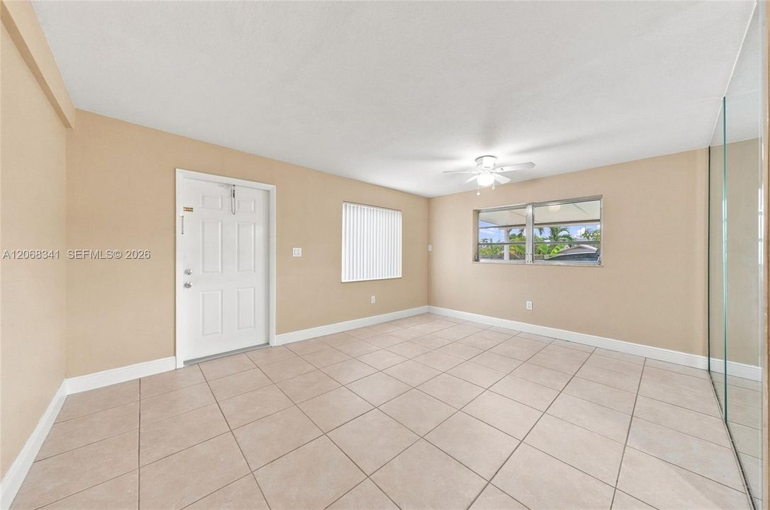 For Sale: $899,000 (7 beds, 3 baths, 3227 Square Feet)