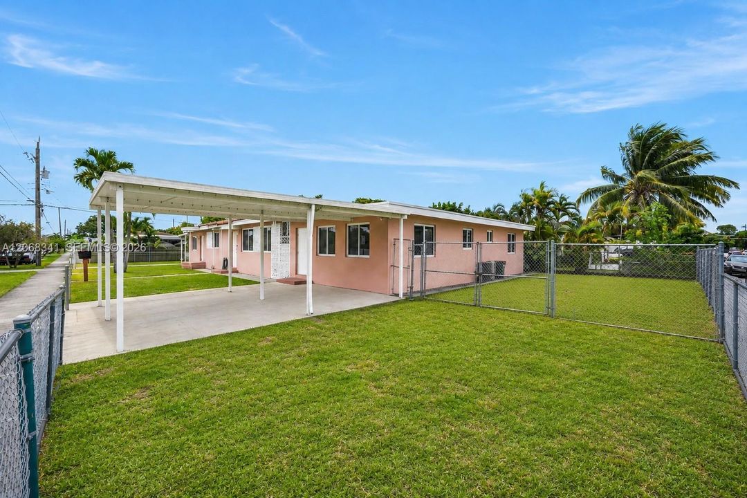 For Sale: $899,000 (7 beds, 3 baths, 3227 Square Feet)
