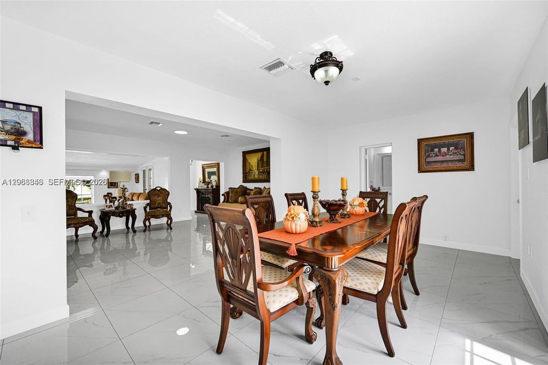 En Renta: $3,900 (3 camas, 2 baños, 2627 Pies cuadrados)