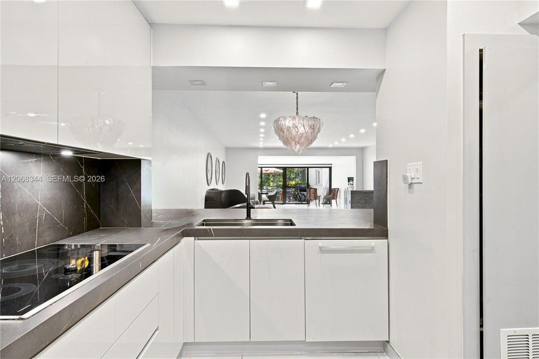 For Sale: $1,150,000 (4 beds, 4 baths, 1542 Square Feet)