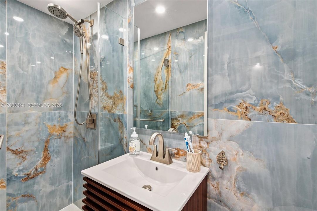 For Sale: $1,150,000 (4 beds, 4 baths, 1542 Square Feet)