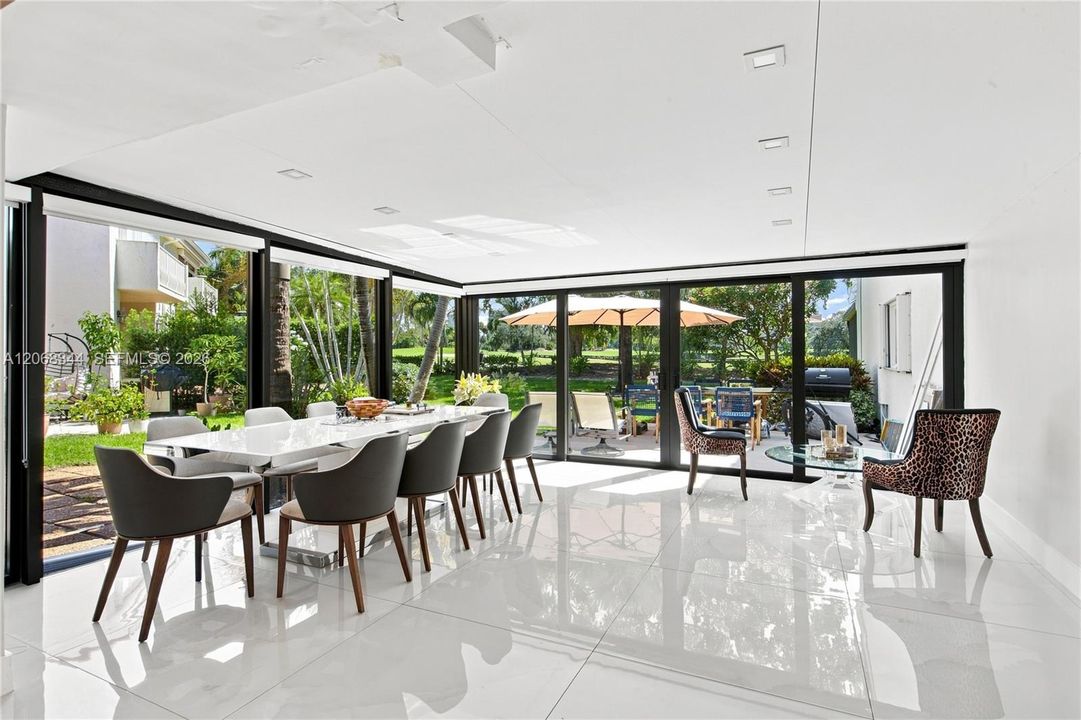 For Sale: $1,150,000 (4 beds, 4 baths, 1542 Square Feet)