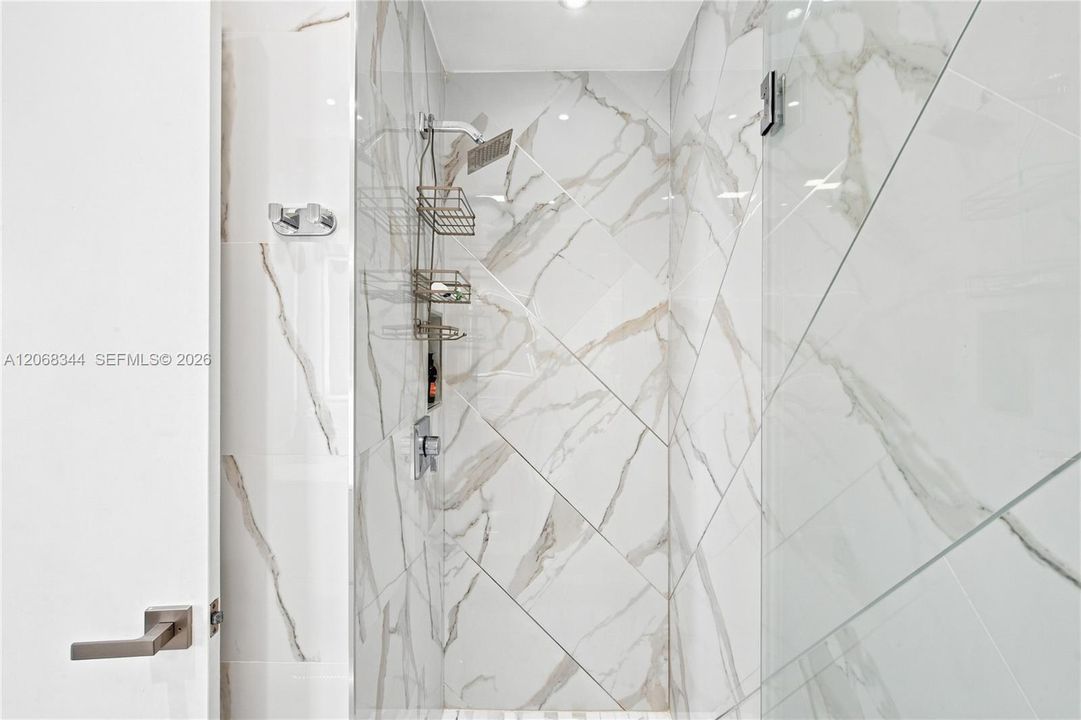 For Sale: $1,150,000 (4 beds, 4 baths, 1542 Square Feet)