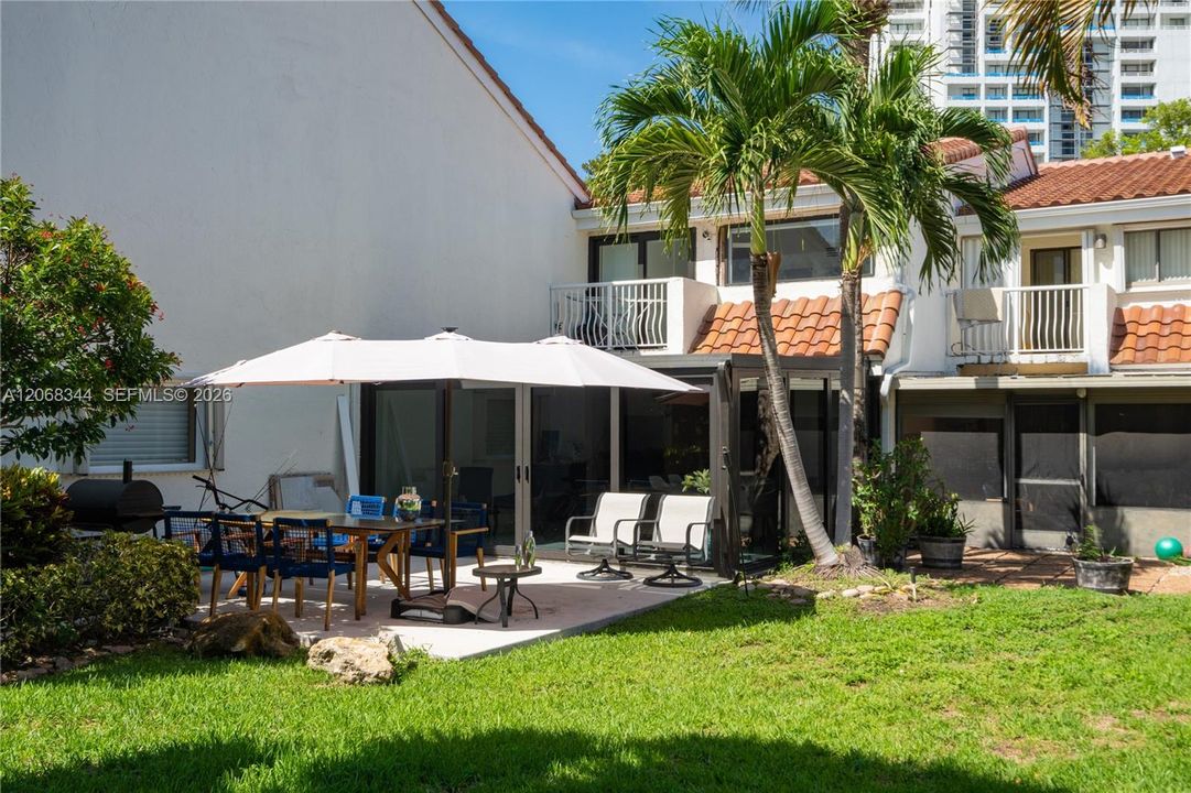 For Sale: $1,150,000 (4 beds, 4 baths, 1542 Square Feet)