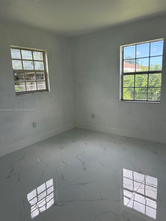 For Rent: $2,900 (3 beds, 2 baths, 1233 Square Feet)