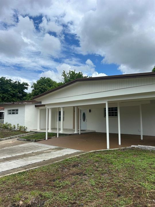 For Rent: $2,900 (3 beds, 2 baths, 1233 Square Feet)