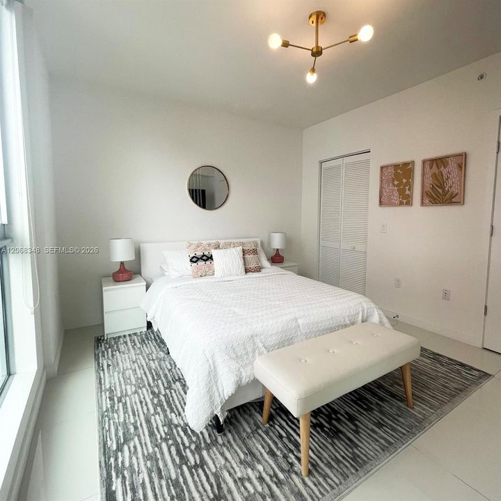 For Sale: $305,000 (1 beds, 1 baths, 641 Square Feet)
