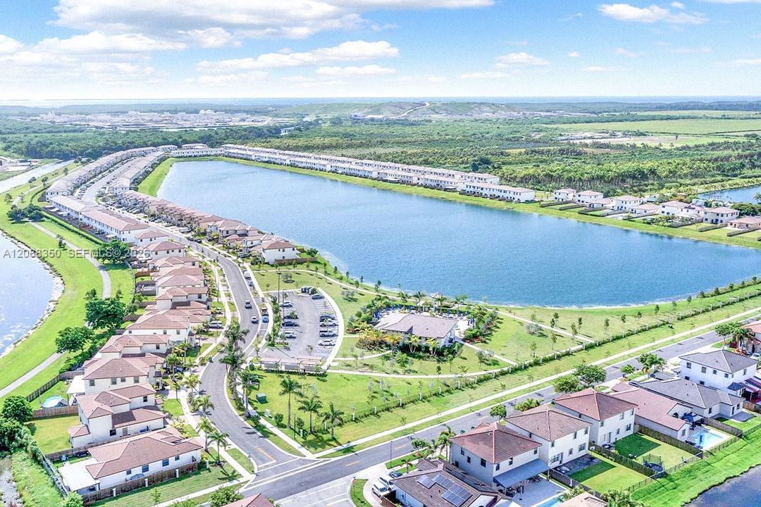 На продажу: $475,000 (3 спален, 2 ванн, 1832 Квадратных фут)