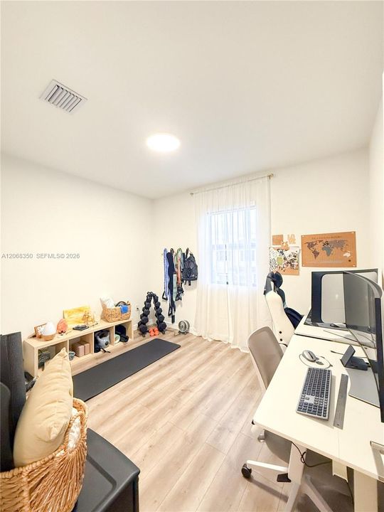 На продажу: $475,000 (3 спален, 2 ванн, 1832 Квадратных фут)